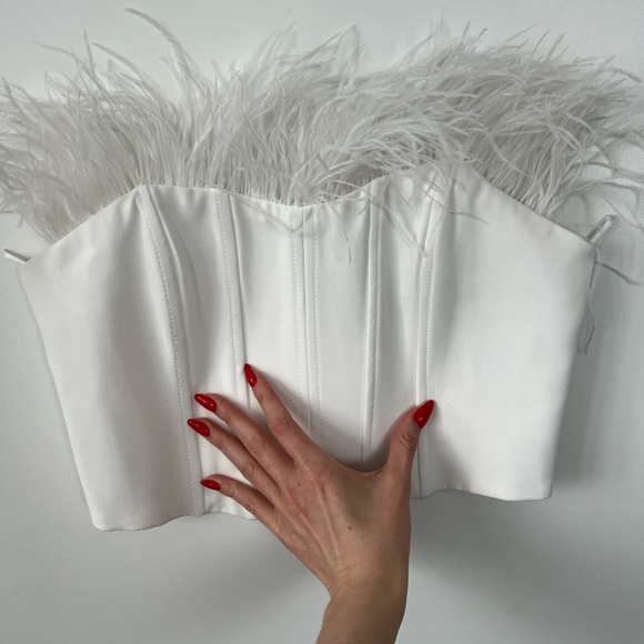 Zara White Feather Corset - Picture 4 of 4